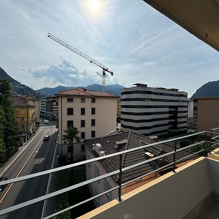 Deluxe Central Apartment - Free Parking Lugano Exterior photo